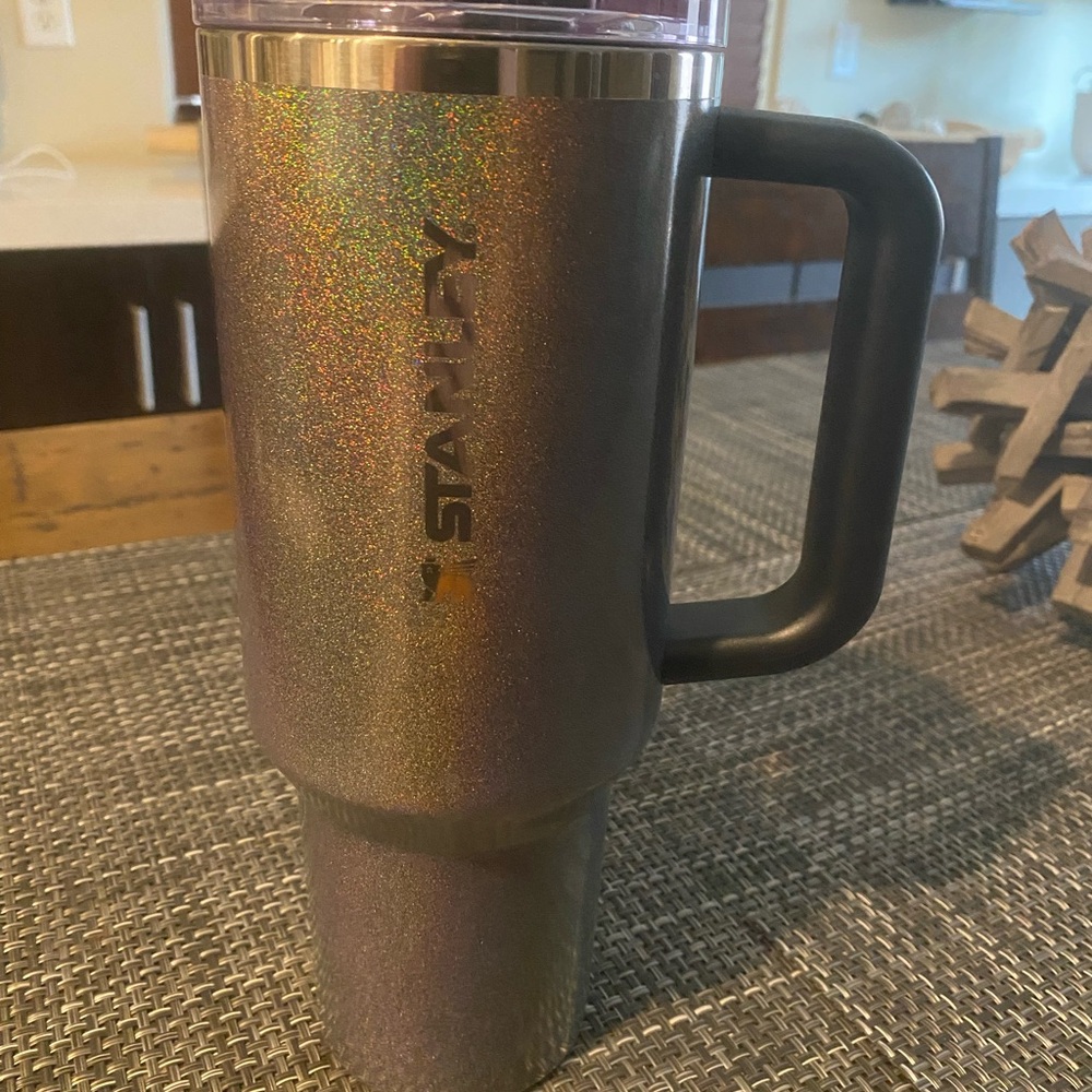 Stanley 40oz Midnight Glitz